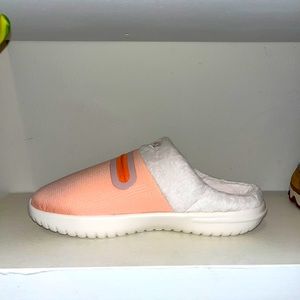 NWT Women’s Burrow SE Slippers